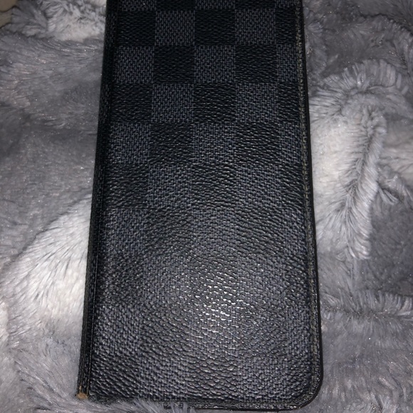 Louis Vuitton IPHONE FOLIO - Picture 1 of 3